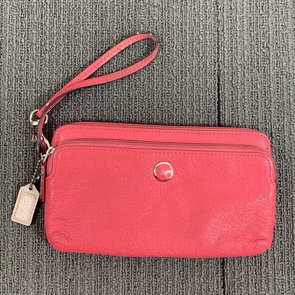 Coach Wristlet Wallet Womens Medium Pink Leather Clutch Purse Bag - Picture 2 of 16